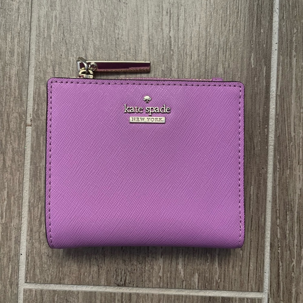 Kate Spade L-zip Bifold Wallet